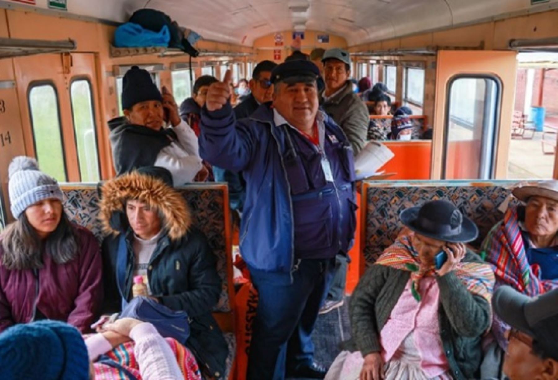 Desde el reinicio de las operaciones del ferrocarril Huancayo-Huancavelica, el 17 de marzo pasado, un total de 28 mil 240 pasajeros tuvieron la oportunidad de viajar gratuitamente en este transporte ferroviario, gracias a la iniciativa del Ministerio de Transportes y Comunicaciones (MTC), a través de la Dirección de Gestión de Infraestructuras y Servicios de Transporte.