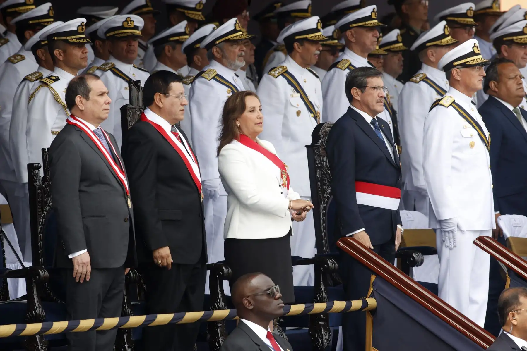 La presidenta Dina Boluarte participa en la ceremonia por el 202.° aniversario de la Marina de Guerra del Perú y el 144.° aniversario del glorioso Combate Naval de Angamos Foto: ANDINA/Vidal Tarqui