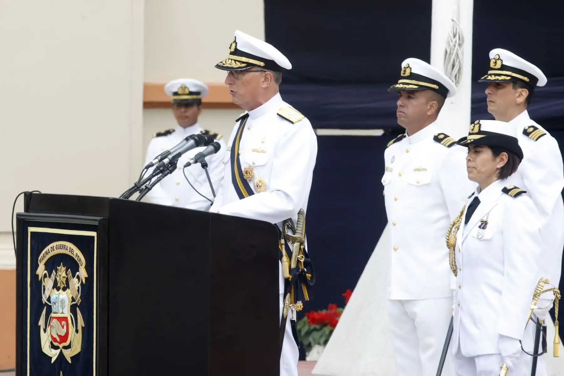 La presidenta Dina Boluarte participa en la ceremonia por el 202.° aniversario de la Marina de Guerra del Perú y el 144.° aniversario del glorioso Combate Naval de Angamos Foto: ANDINA/Vidal Tarqui