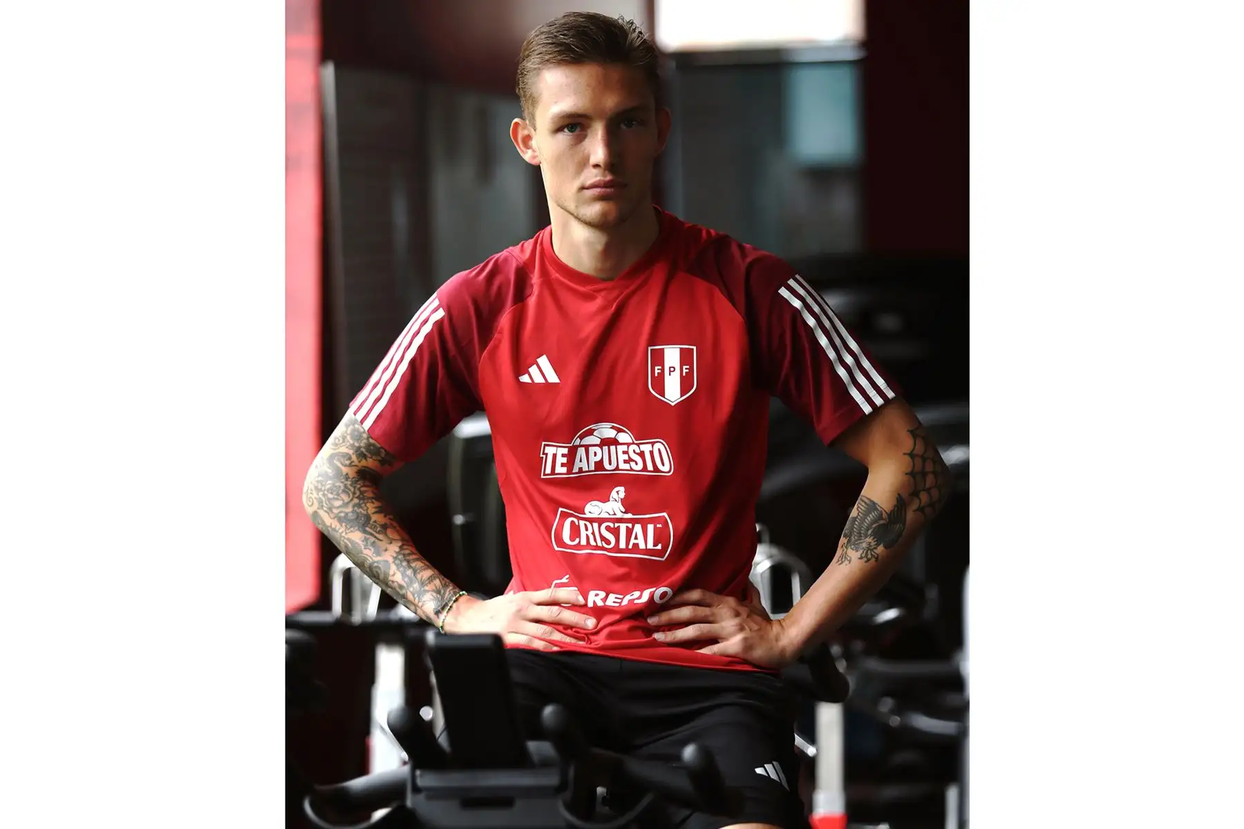 Selección Peruana realiza entrenamientos  con miras a afrontar a Chile, por la fecha tres  de las Eliminatorias al Mundial 2026. En la imagen, Oliver Sonne.
Foto: FPF