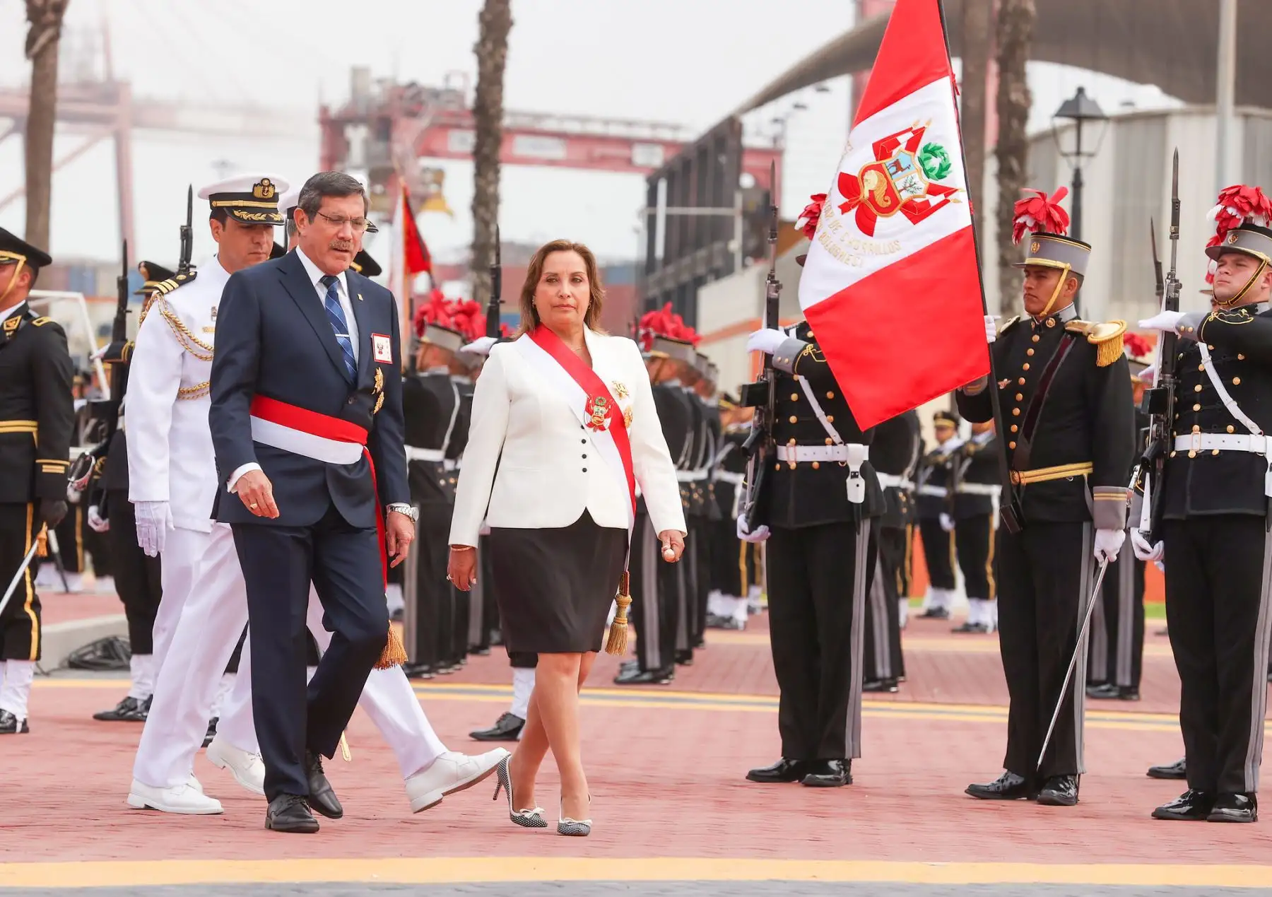 La presidenta Dina Boluarte participa en la ceremonia por el 202.° aniversario de la Marina de Guerra del Perú y el 144.° aniversario del glorioso Combate Naval de Angamos.
Foto: ANDINA/Prensa Presidencia