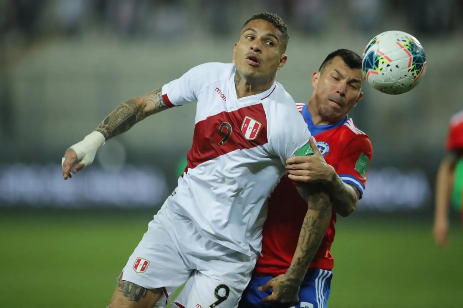 Paolo Guerrero será la carta de gol que tiene la selección peruana ante los chilenos