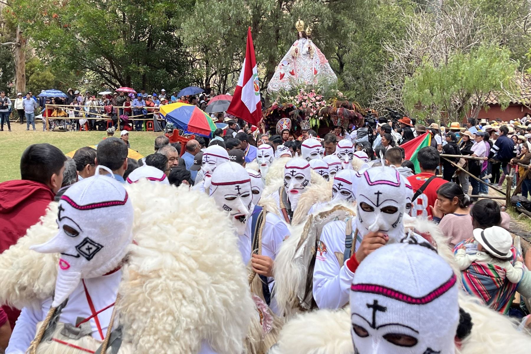 Cusqueños y turistas rindió homenaje a la Virgen del Rosario de Huallhua. Foto: ANDINA/Cortesía Percy Hurtado