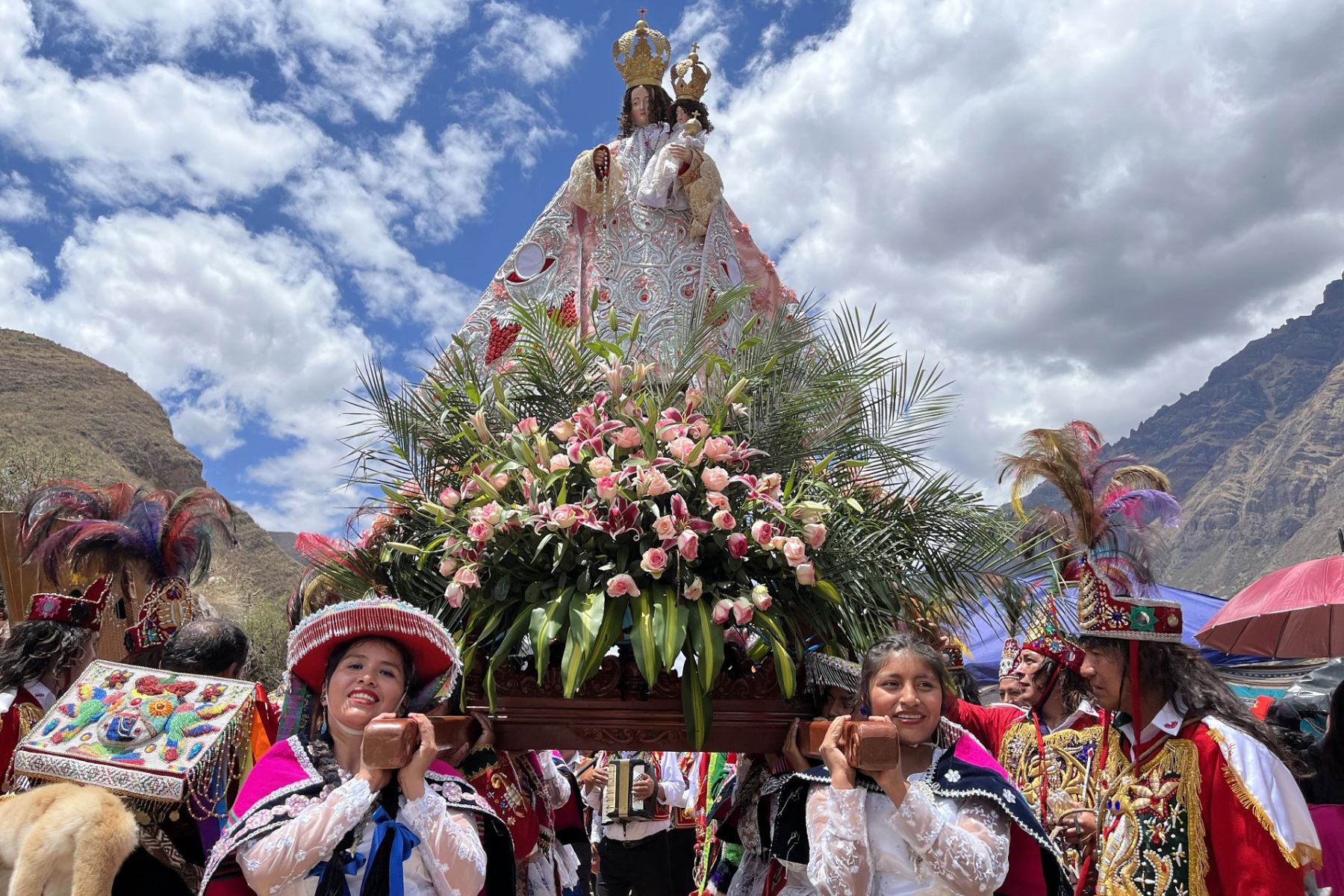 Cusqueños y turistas rindió homenaje a la Virgen del Rosario de Huallhua. Foto: ANDINA/Cortesía Percy Hurtado