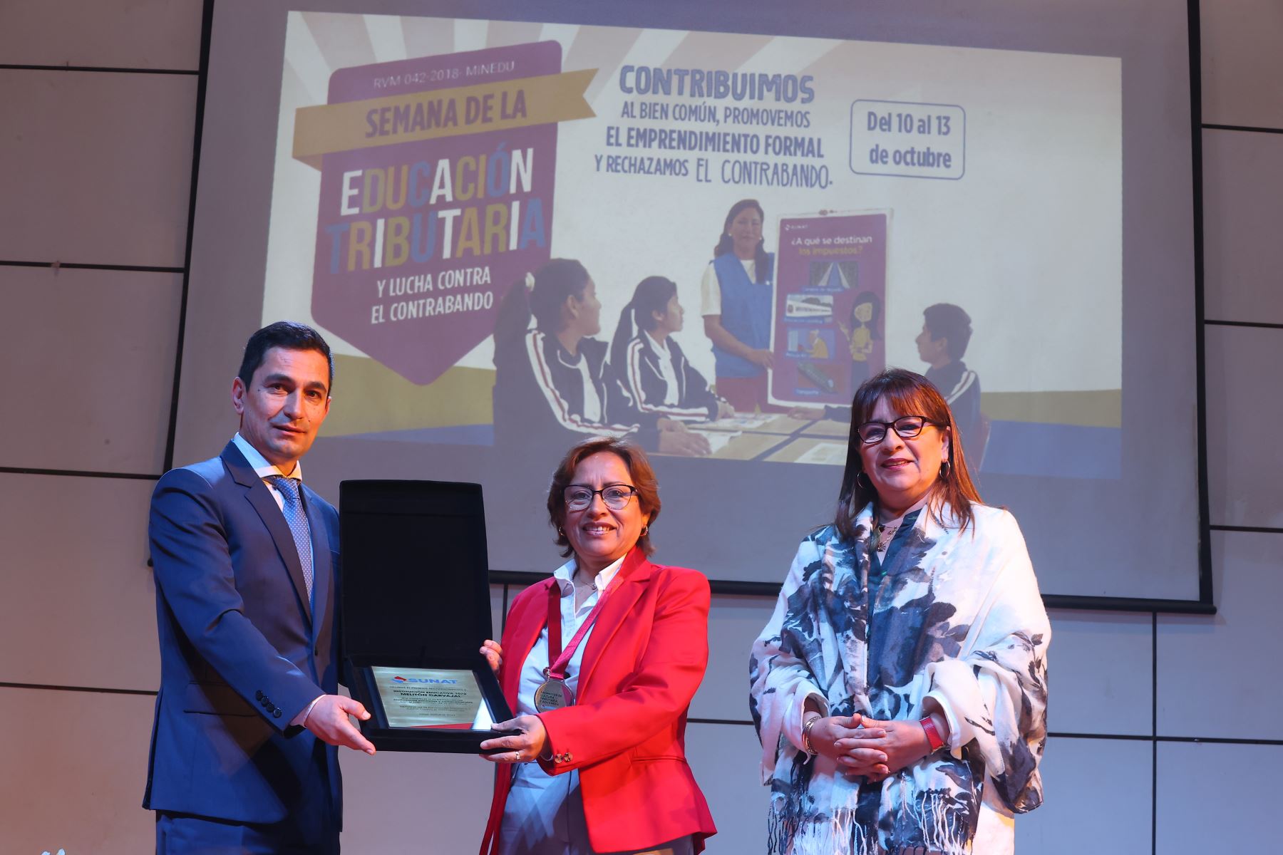 La Superintendencia Nacional de Aduanas y de Administración Tributaria (SUNAT) lanzó una nueva edición de la “Semana de la educación tributaria y lucha contra el contrabando”, programa que lidera desde el año 2017 y tiene por objetivo formar estudiantes de educación primaria y secundaria, así como universitarios y docentes, sobre la importancia de la tributación para el bien común de la sociedad. 
Foto: ANDINA/Andrés Valle