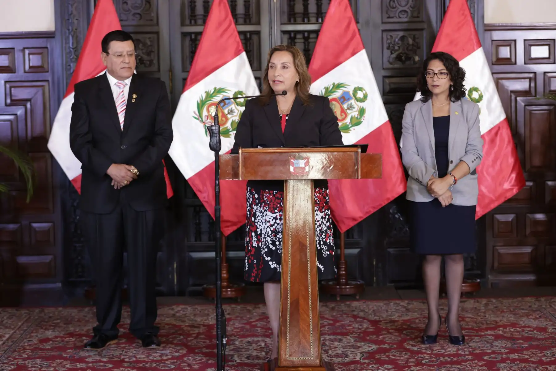 Presidenta Dina Boluarte participó en la ceremonia de promulgación de la ley que establece las medidas estratégicas y disposiciones económicas y tributarias para el fortalecimiento y posicionamiento del ecosistema del libro y la lectura. Foto: ANDINA/Prensa Presidencia