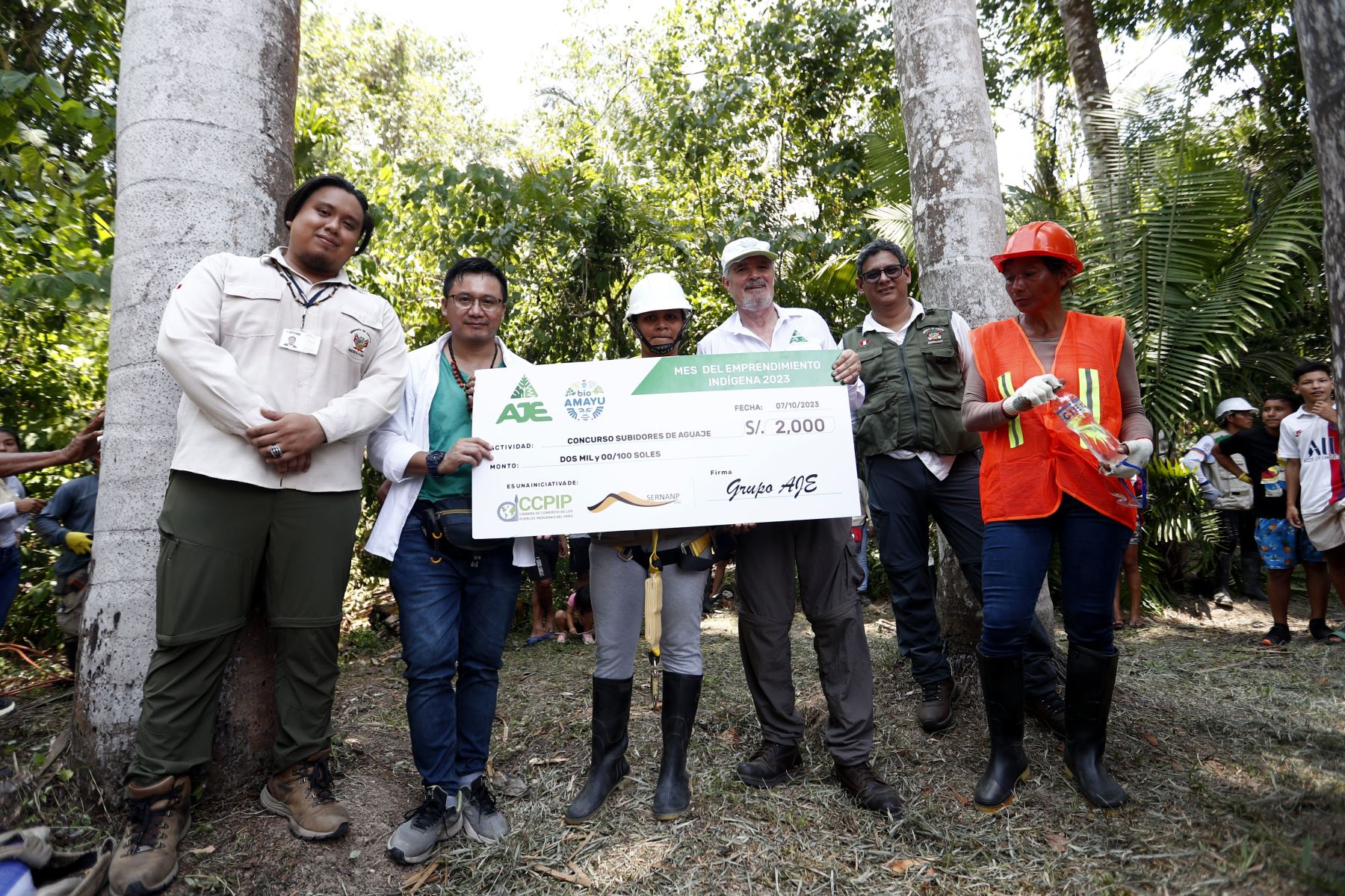 Los habitantes de la comunidad nativa Veinte de Enero, ubicada en la reserva nacional Pacaya Samiria, en Loreto, ahora extraen el fruto del aguaje de manera ecosostenible. ANDINA/Daniel Bracamonte