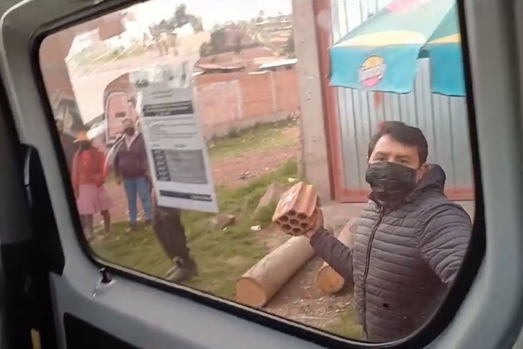 La imagen muestra a uno de los atacantes de los inspectores de Sutran en la provincia cusqueña de Anta. Foto: SUTRAN/Difusión.