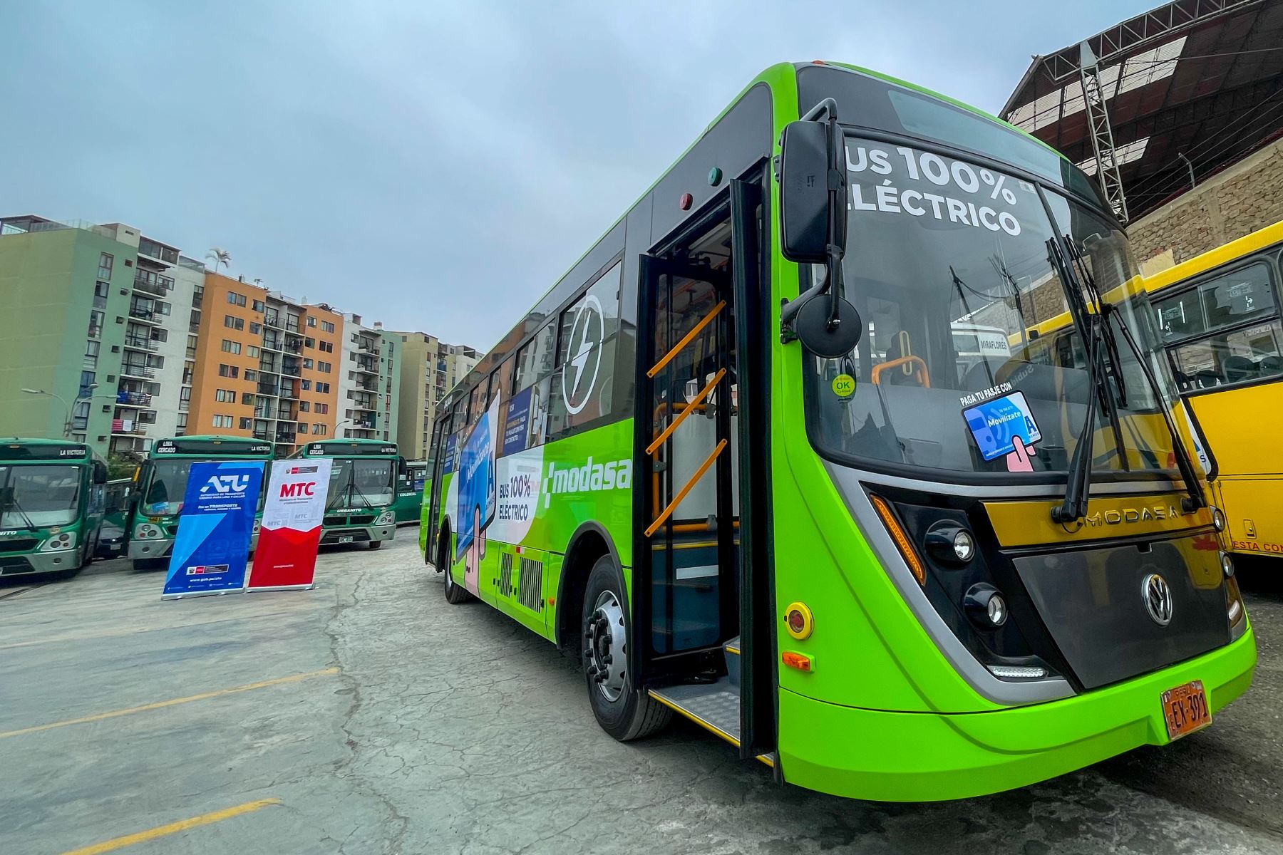 Autoridades y empresa privada presentaron en Miraflores primer bus 100 % eléctrico fabricado en Perú. Foto: ANDINA/difusión.