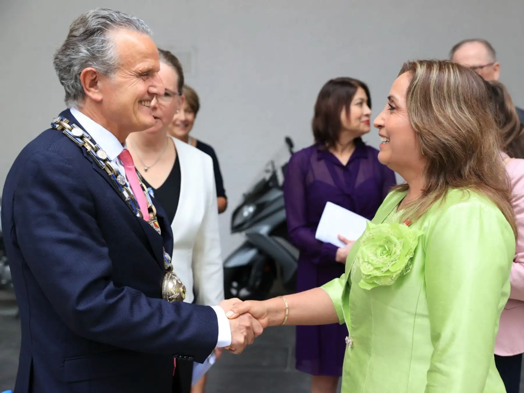 En su primera reunión de trabajo, la mandataria Dina Boluarte se reunió con el alcalde de Stuttgart, Alemania, Frank Nopper. Foto: ANDINA/Prensa Presidencia