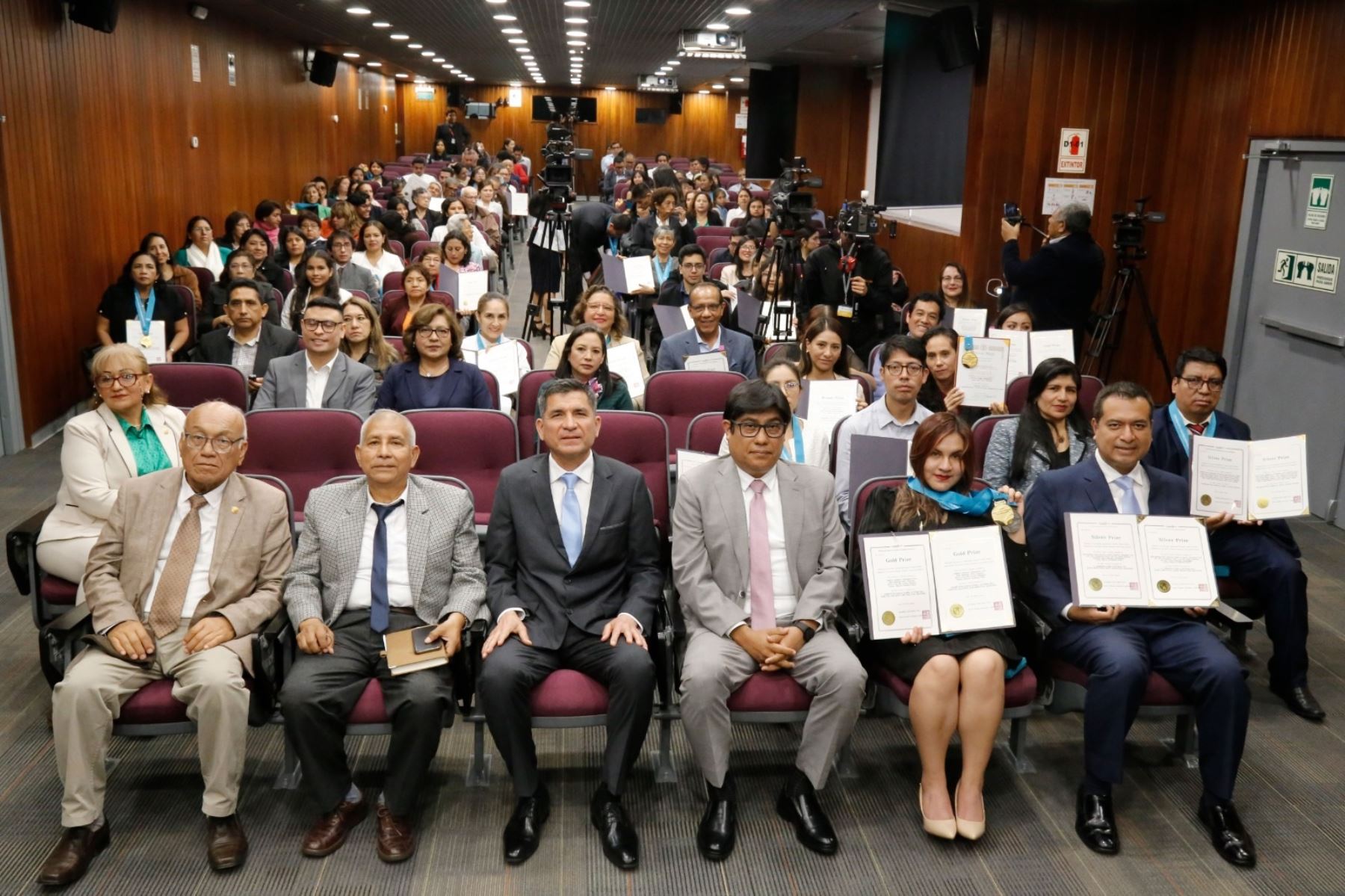 ¡Orgullo peruano! El Indecopi reconoció a 78 inventoras peruanas, quienes obtuvieron 101 medallas tras su participación en la 16ª Exhibición Internacional de Inventos de Mujeres de Corea “KIWIE” 2023. Cortesía Indecopi