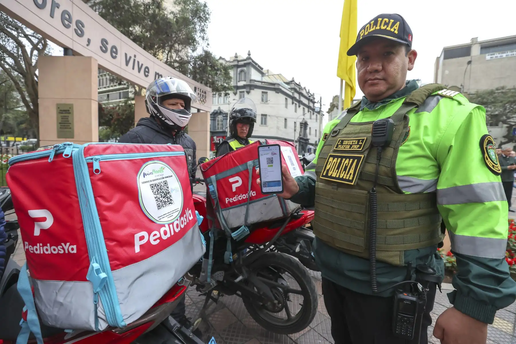 La policía y miembros del serenazgo miraflorino accederan rápidamente a la identificación de motorizados

Foto: ANDINA/Juan Carlos Guzmán Negrini