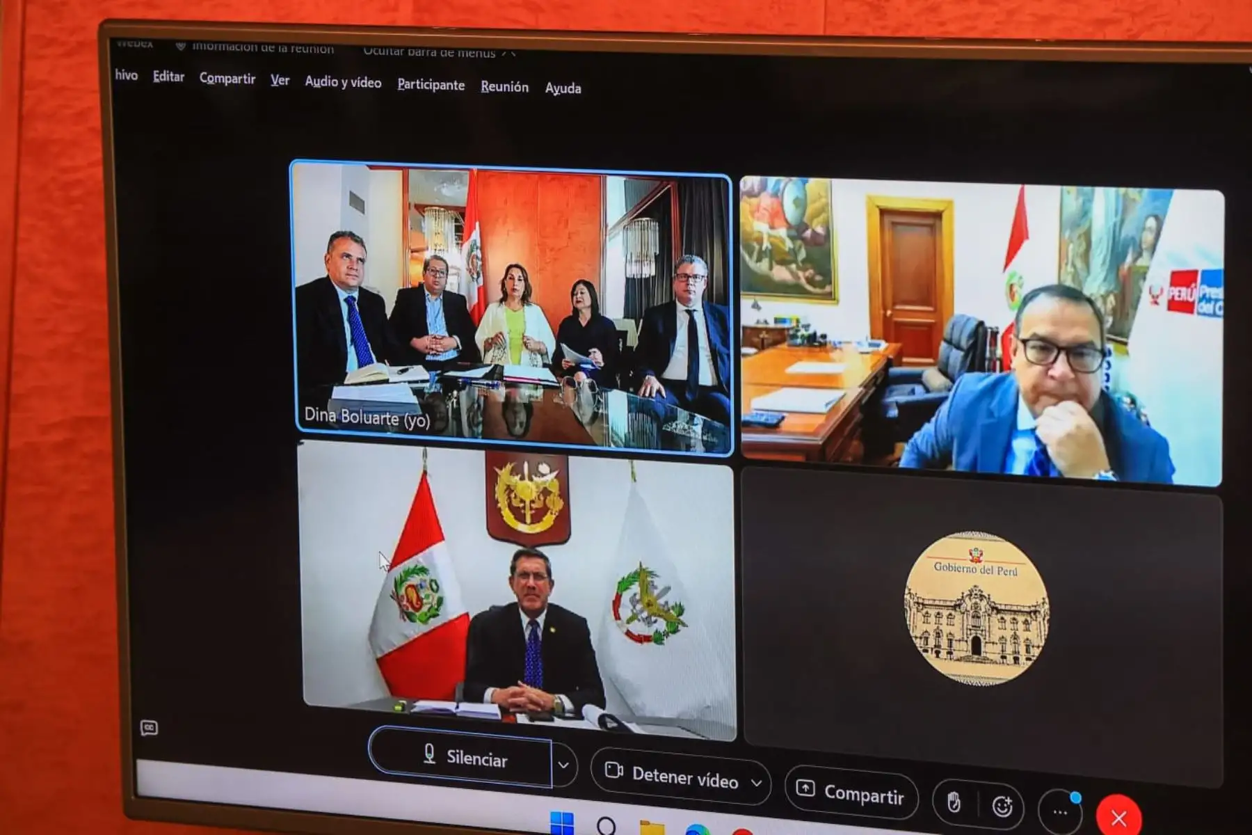 Presidenta Dina Boluarte se reunió desde Alemania, a través de la tecnología, con ministros de Estado. Foto: ANDINA/ Prensa Presidencia