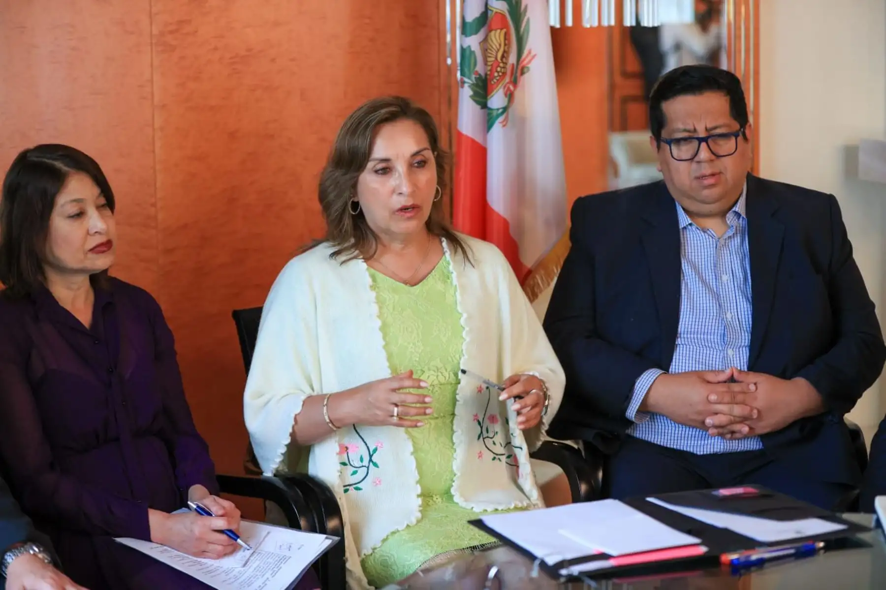 Presidenta Dina Boluarte se reunió desde Alemania, a través de la tecnología, con ministros de Estado. Foto: ANDINA/ Prensa Presidencia