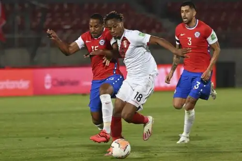 André Carrillo se recuperó de su lesión y por lo tanto tiene grandes posibilidades de jugar ante Chile