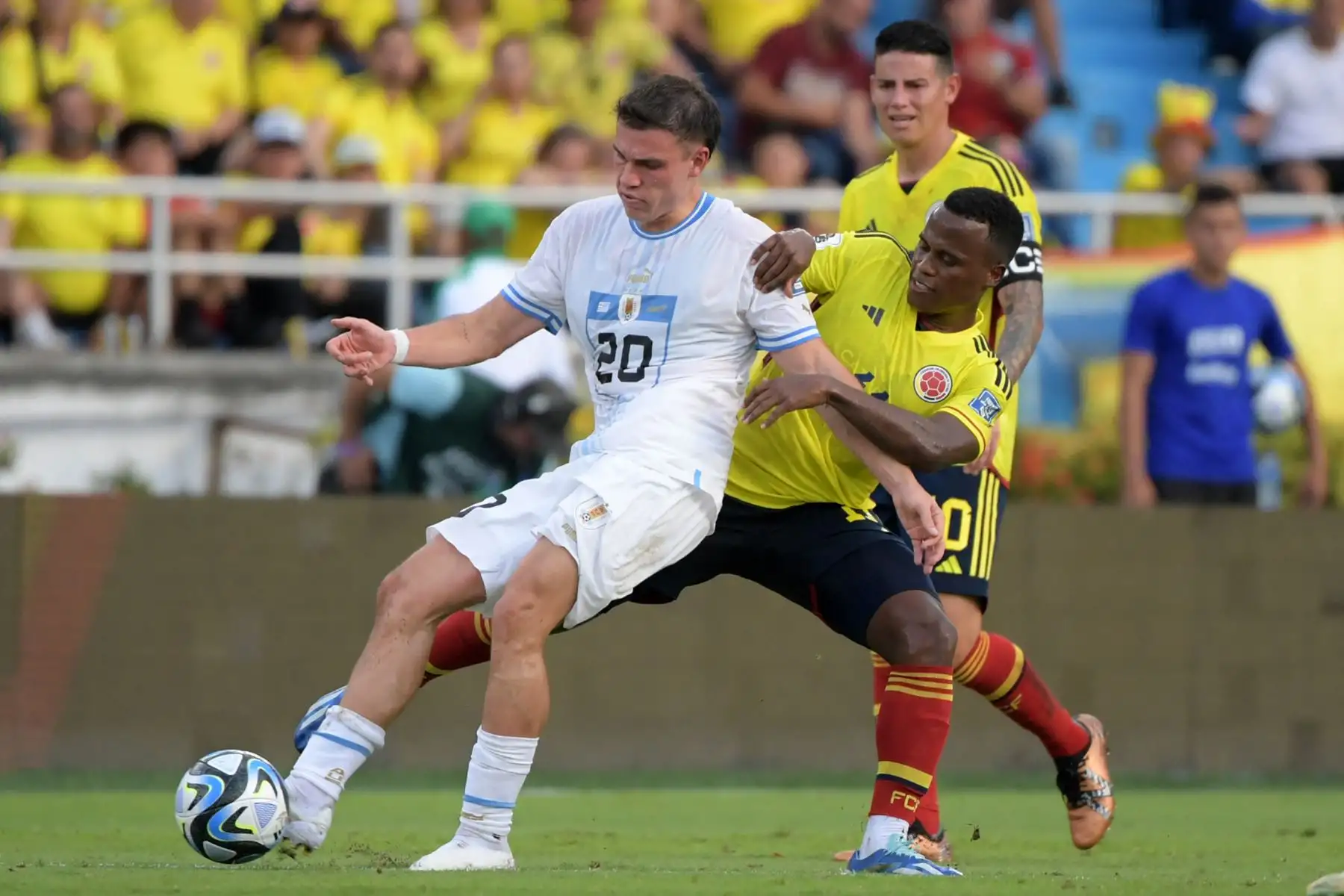 Las selecciones de Colombia y Uruguay empataron 2-2 en el Estadio Metropolitano Roberto Meléndez de Barranquilla, por las clasificatorias al Mundial 2026. Foto: AFP