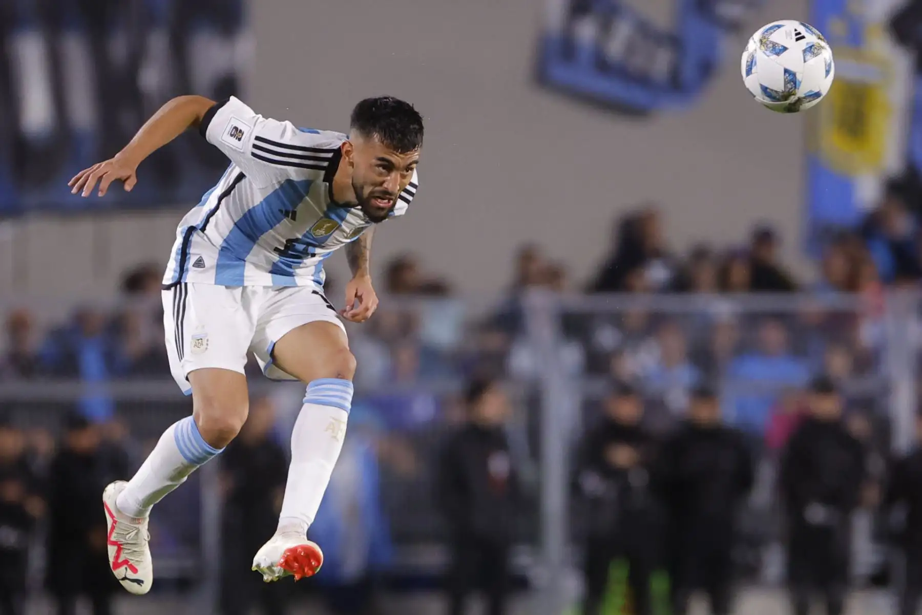 Con gol de Nicolás Otamendi en el primer tiempo, la selección de Argentina derrota a la de Paraguay por 1-0 en el proceso de eliminatorias para el Mundial de fútbol 2026. Foto: EFE
