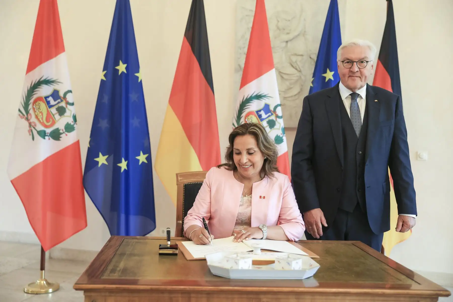 Presidenta Dina Boluarte se reunió con el presidente federal de Alemania, Frank-Walter Steinmeier, en el Palacio de Bellevue. 
Foto: ANDINA/Prensa Presidencia