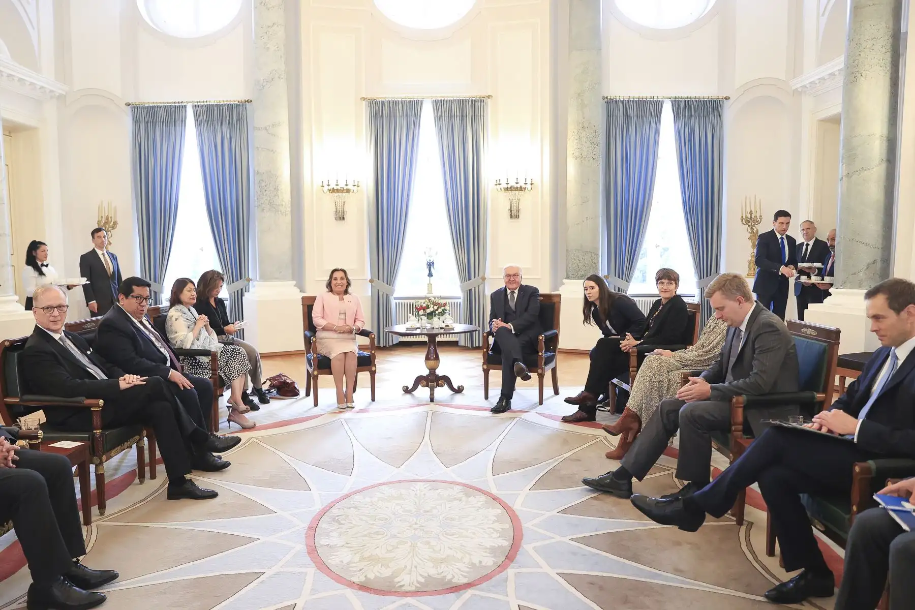 Presidenta Dina Boluarte se reunió con el presidente federal de Alemania, Frank-Walter Steinmeier, en el Palacio de Bellevue. 
Foto: ANDINA/Prensa Presidencia