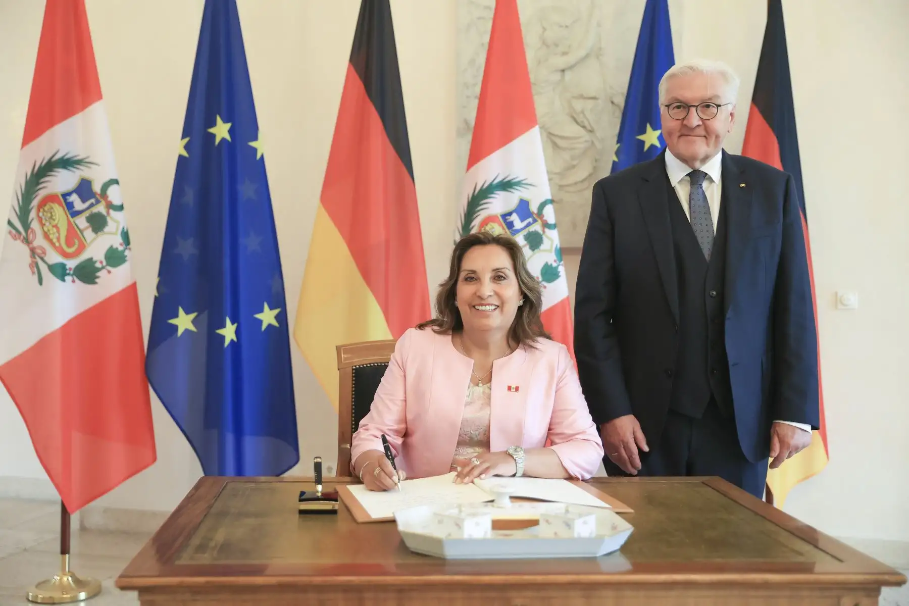 Presidenta Dina Boluarte se reunió con el presidente federal de Alemania, Frank-Walter Steinmeier, en el Palacio de Bellevue. 
Foto: ANDINA/Prensa Presidencia