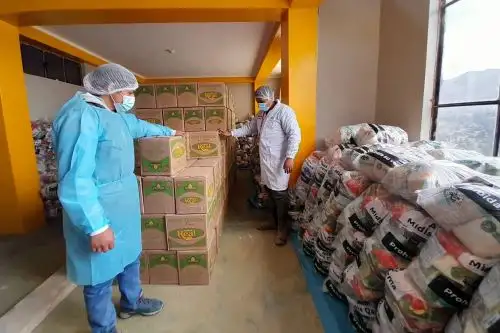 Los alimentos servirán para 90 días y serán distribuidos a través de los gobiernos locales a 19,019 personas en situación de vulnerabilidad. Foto: ANDINA/Qali Warma