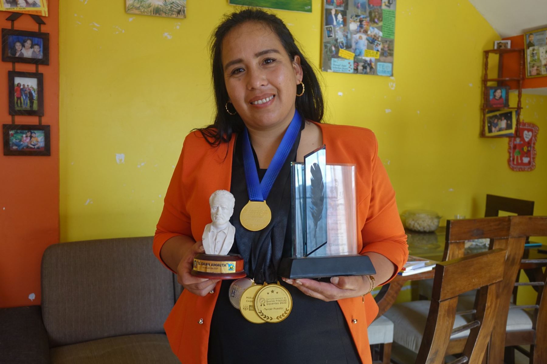 Desde el 2018 Miriam Cabezas Flores es directora de la escuela rural multigrado N° 55006-11, ubicada en la comunidad de Santiago Pata, en el distrito de Huancaray, Andahuaylas, Apurimac. ANDINA/ Miriam Cabezas Flores.