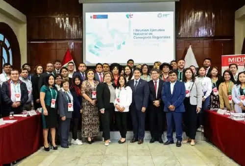 Con el objetivo de coordinar acciones de articulación con los gobiernos regionales y provinciales, analizar los procesos de implementación de la Política Nacional de Desarrollo e Inclusión Social al 2030 y sus principales 
servicios orientados a la protección social, el titular del Ministerio de Desarrollo e Inclusión Social (Midis), Julio Demartini, inauguró la I Reunión Ejecutiva Nacional de Consejeros Regionales de las Comisiones de Desarrollo 
Social.