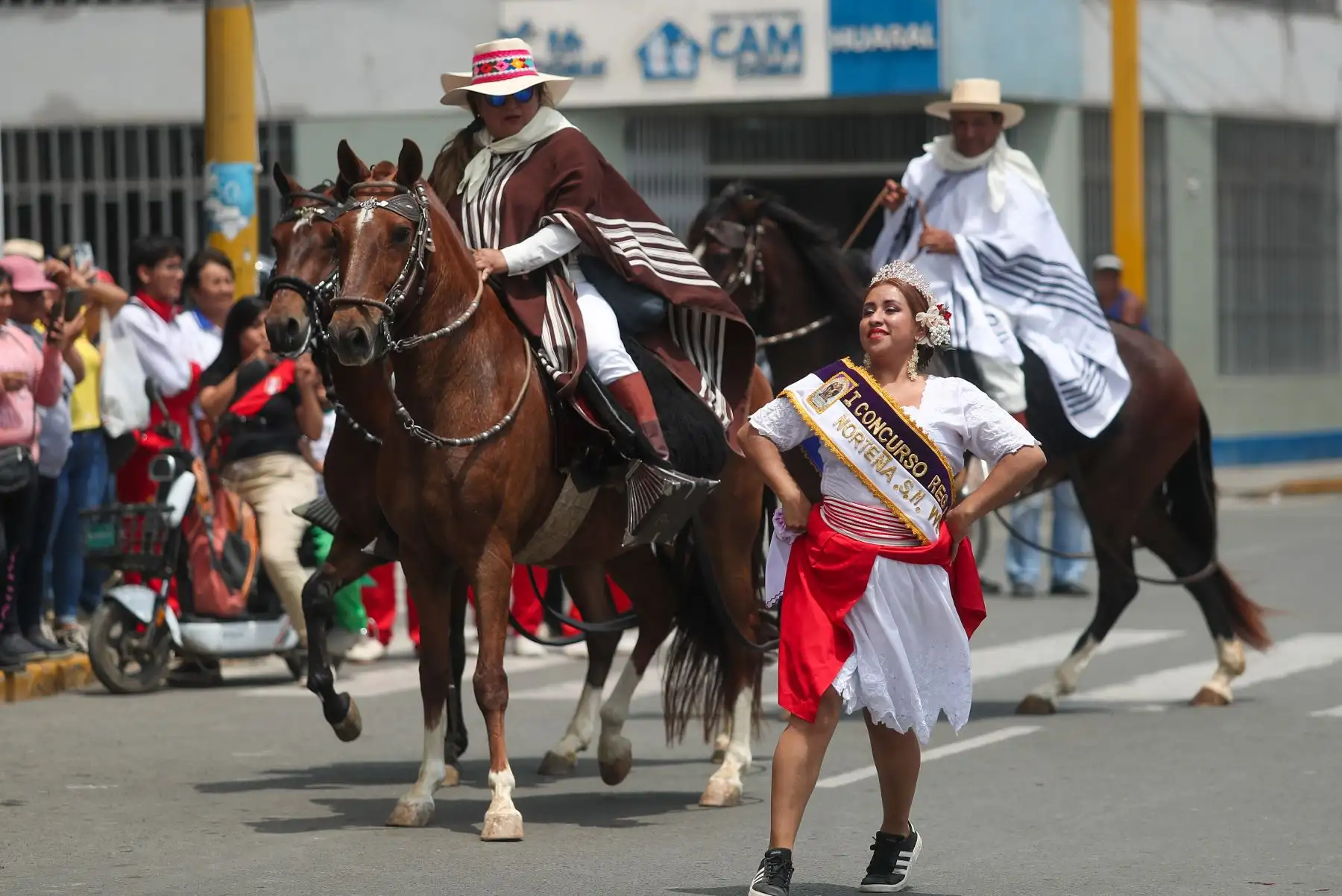 X feria gastronómica del chancho al palo Huaral 2023, se celebra la inscripción de este potaje como plato bandera del Perú. 
La feria tuvo distintos actos artísticos. danzas de distintas partes del país
Foto: ANDINA/Ricardo Cuba