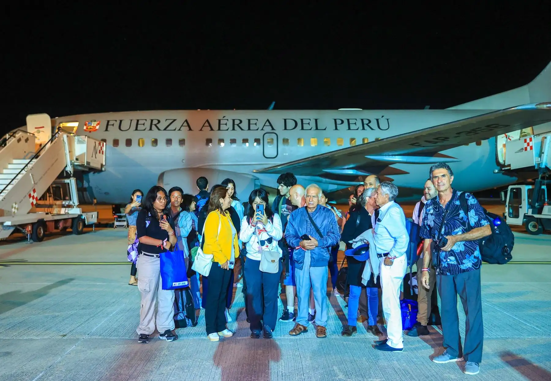 Presidenta de la república, Dina Boluarte, y los peruanos que se encontraban en Israel salen de Roma rumbo a Lima para reencontrarse con sus familias.
Foto: ANDINA/ Prensa Presidencia
