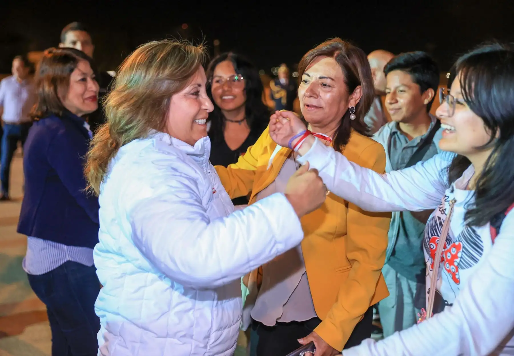 Presidenta Dina Boluarte acompaña a peruanos que retornan a Lima  ANDINA/Prensa Presidencia