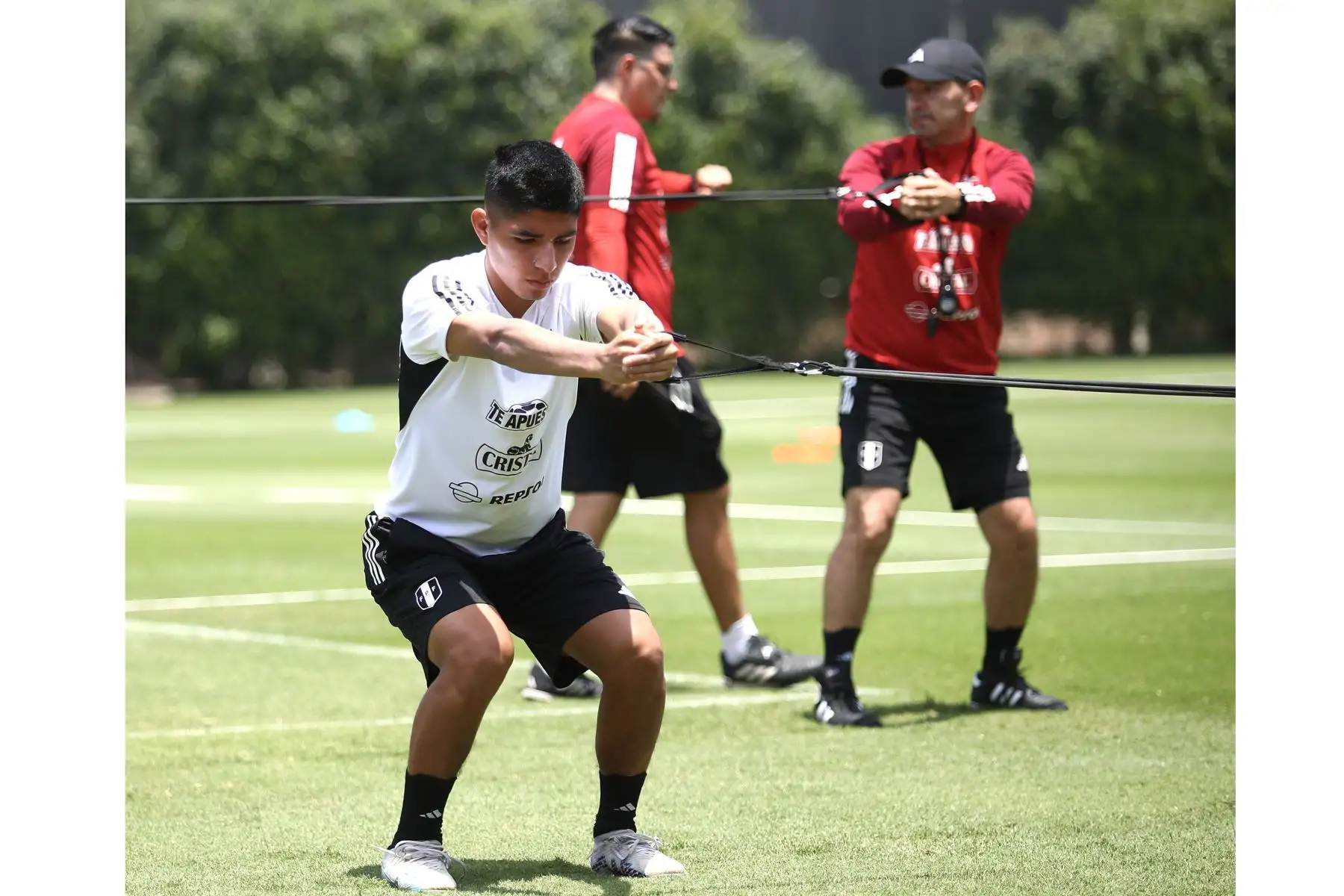 Selección Peruana retoma los entrenamientos en la Videna apuntando al partido de este martes ante Argentina en el Estadio Nacional. En la imagen, Piero Quispe. 
Foto: Selección Peruana
