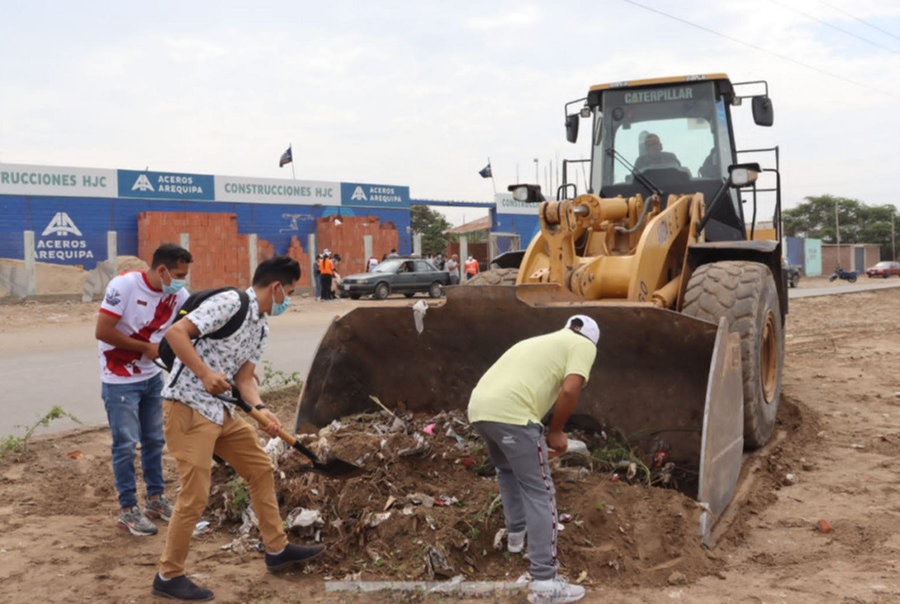 Más de 500 metros cúbicos de residuos sólidos fueron eliminados en diversos puntos críticos de Chiclayo, en una intensa jornada de limpieza realizada por el Gobierno Regional de Lambayeque, a través de la Gerencia Regional de 
Recursos Naturales y Gestión Ambiental.