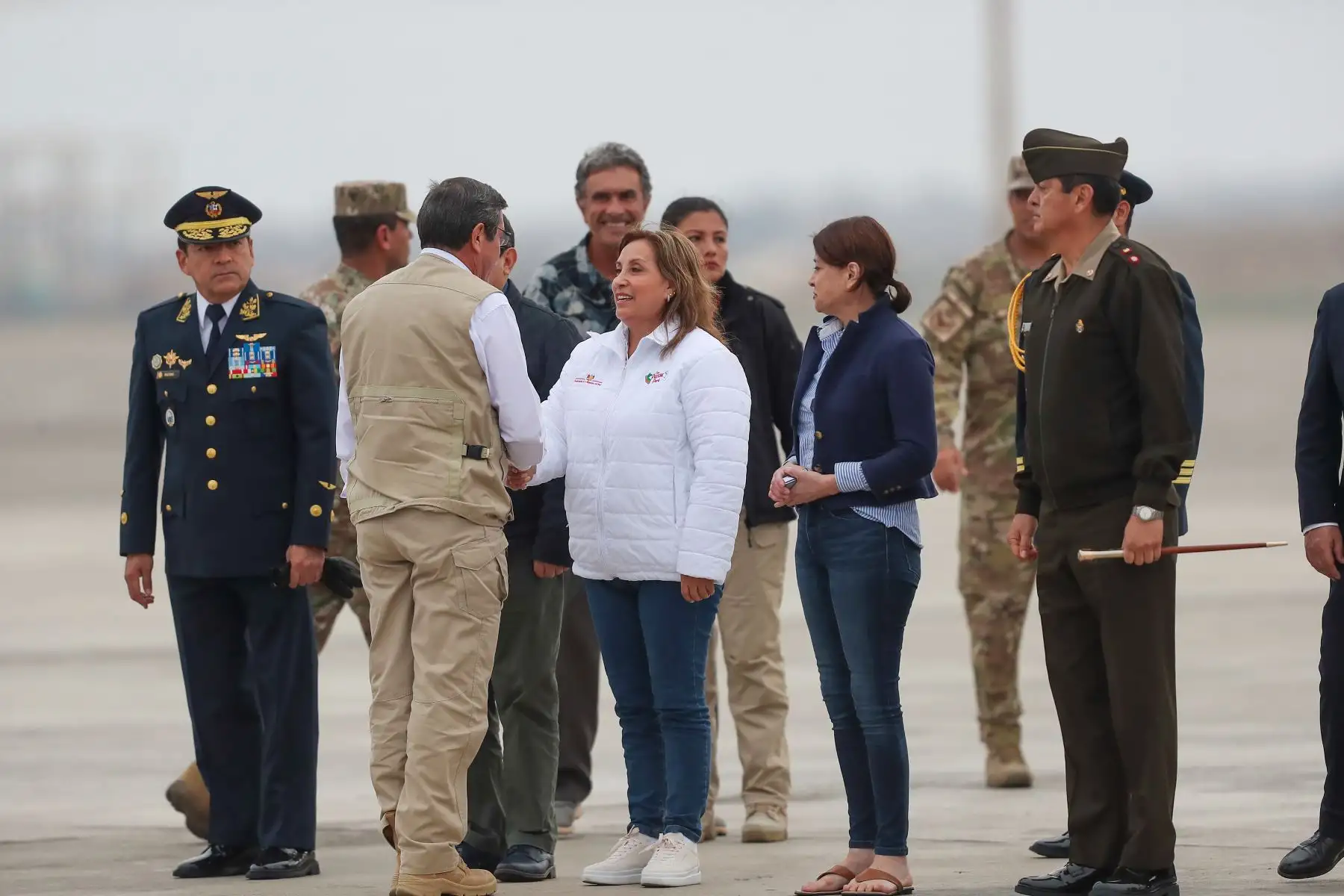 Avión de la Fuerza Aérea llega a Lima con peruanos repatriados desde Israel, con escala en Roma, Italia. Nuestros compatriotas retornan al país junto con la comitiva oficial encabezada por la presidenta de la República, Dina Boluarte Zegarra.  
Foto: ANDINA/ Ricardo Cuba