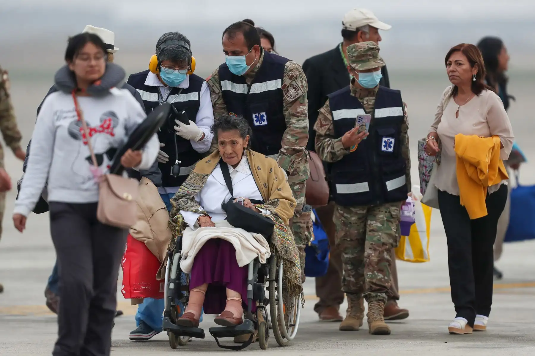 Avión de la Fuerza Aérea llega a Lima con peruanos repatriados desde Israel, con escala en Roma, Italia. Nuestros compatriotas retornan al país junto con la comitiva oficial encabezada por la presidenta de la República, Dina Boluarte Zegarra.  
Foto: ANDINA/ Ricardo Cuba