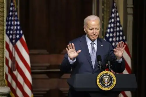 El presidente Joe Biden habla durante una mesa redonda con líderes de la comunidad judía en la Casa Blanca, en Washington. Foto: EFE