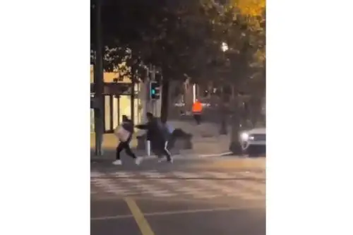 Un video muestra imágenes de la zona del ataque en Bruselas, este lunes 16 de octubre. Foto: Captura de pantalla/X