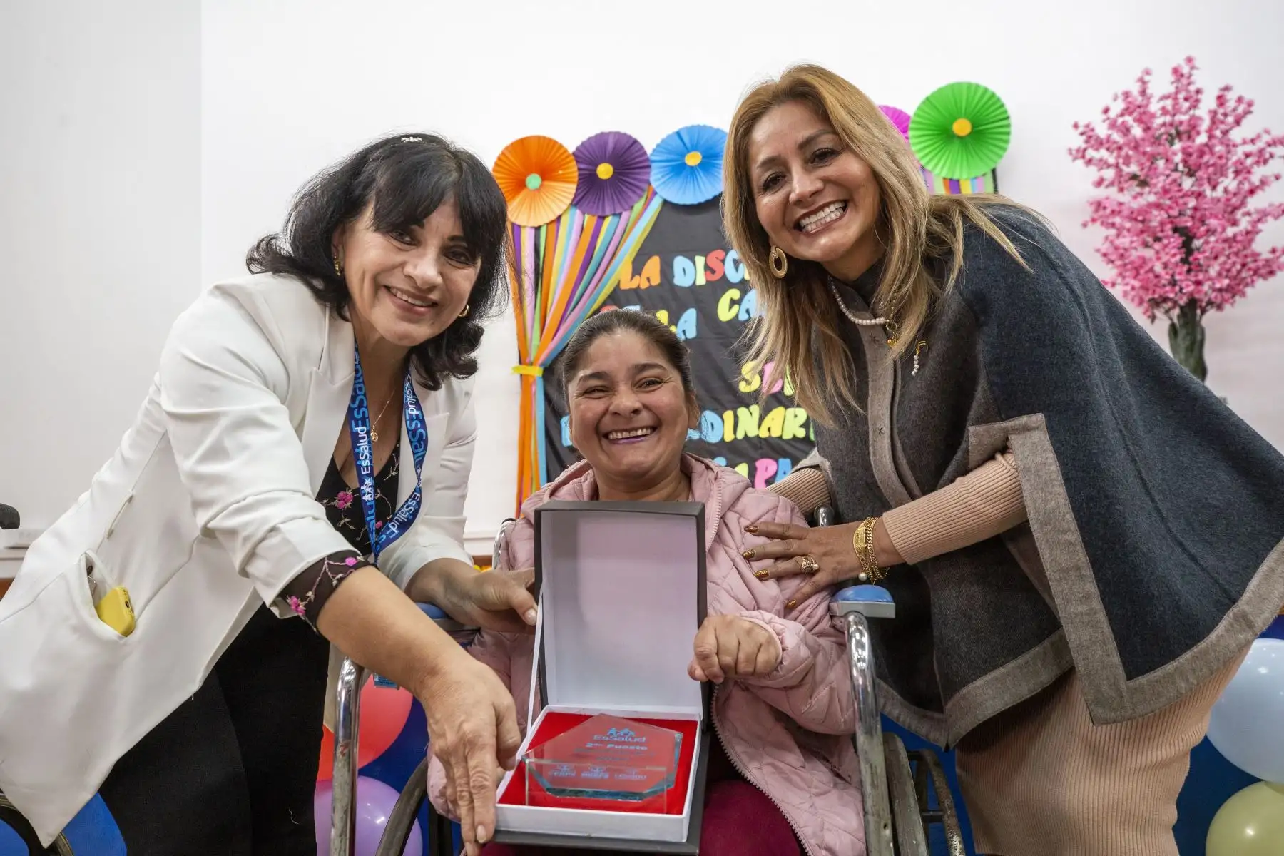 Día Nacional de la Persona con Discapacidad, La presidenta ejecutiva de EsSalud, Dra. María Elena Aguilar Del Águila, acompañó y resaltó la actividad. Foto: EsSalud