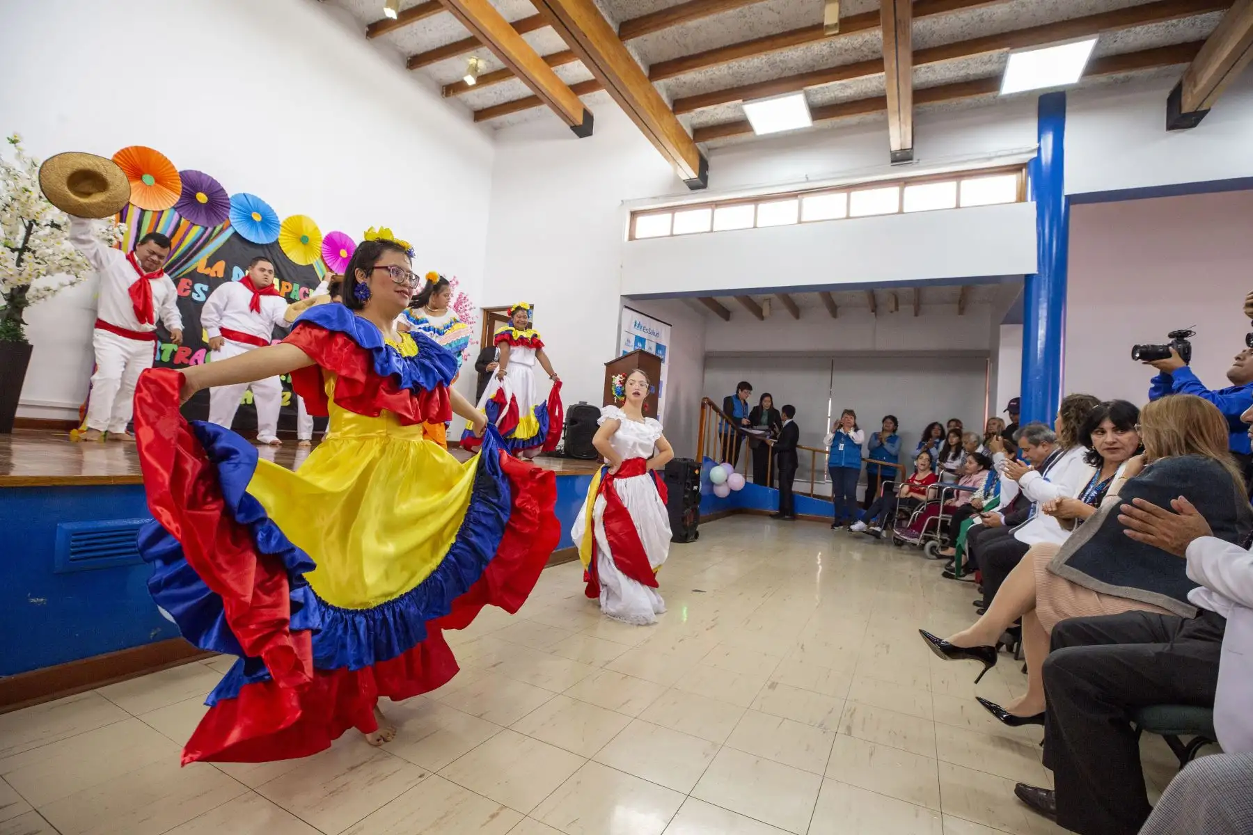 Día Nacional de la Persona con Discapacidad: usuarios de los CERPS EsSalud participan de feria artesanal y gastronómica. Foto: EsSalud