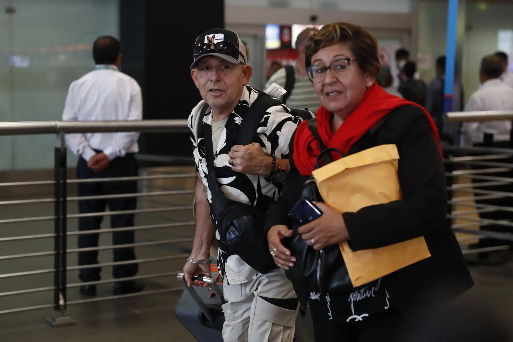 18 peruanos repatriados desde Israel llegaron al Aeropuerto Internacional Jorge Chávez, procedentes de Quito, Ecuador, pudiendo así reencontrarse con sus familiares y seres queridos. Foto: ANDINA/ Daniel Bracamonte