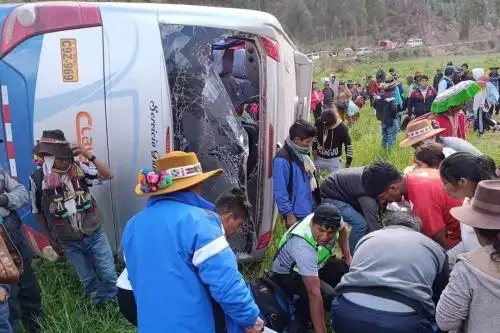 El vehículo de placa de rodaje C9Z-969 protagonizó accidente en la ruta hacia la montaña de colores. Foto: ANDINA/Difusión
