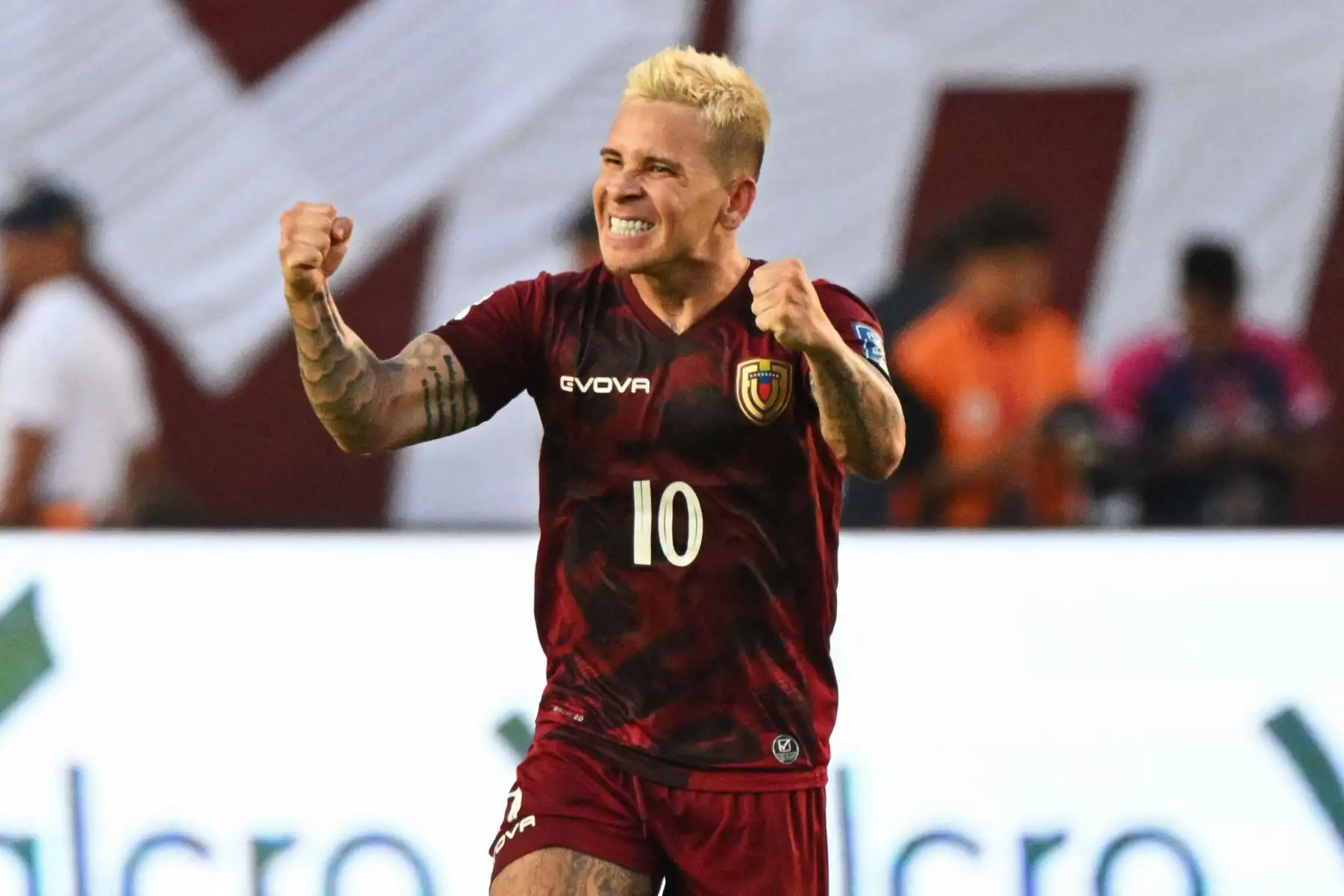 Con gol de Yeferson Soteldo al final del primer tiempo, la selección de Venezuela supera por 1-0 a la de Chile, durante el partido de fútbol por las eliminatorias al Mundial 2026. Foto: AFP