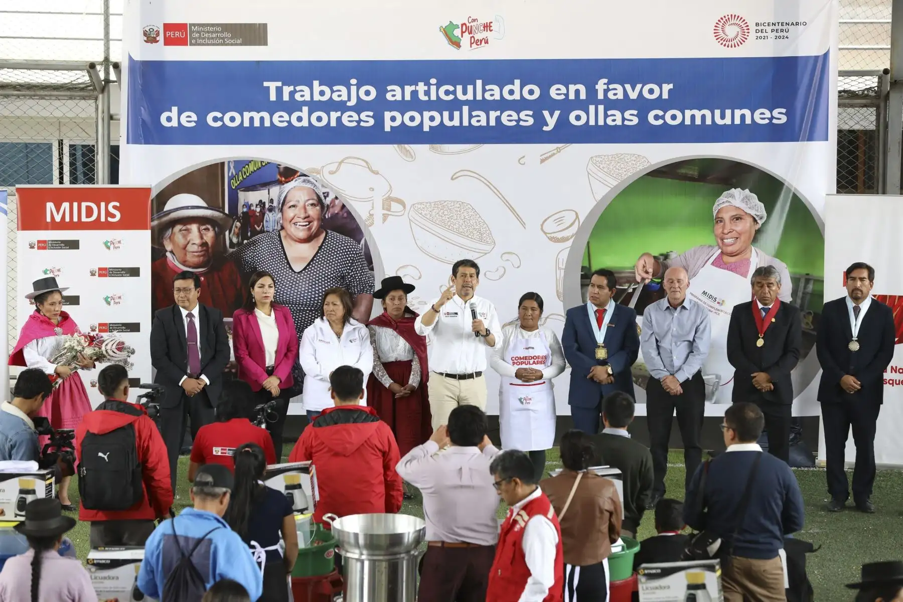 Con el objetivo de contribuir a la seguridad alimentaria de los usuarios de comedores y ollas comunes de Ayacucho y mejorar su alimentación, el ministro de Desarrollo e Inclusión Social (Midis): Foto: ANDINA/ Difusión