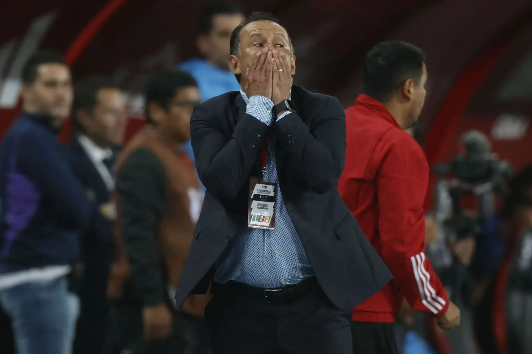El director técnico del Perú, Juan Reynoso, consideró que el partido cambió "con el gol" que anotó Messi a los 32 minutos, ya que hasta ese momento el juego "estaba muy parejo". Foto: ANDINA/ Carlos Lezama Villantoy