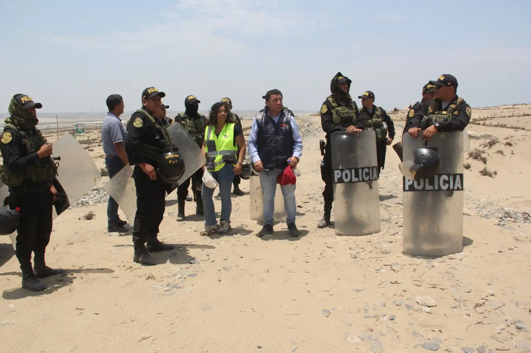 La acción extrajudicial se hizo contra la presunta asociación de vivienda Altos de Huanchaco y se contó con la participaron 80 policías. Foto: ANDINA/Difusión