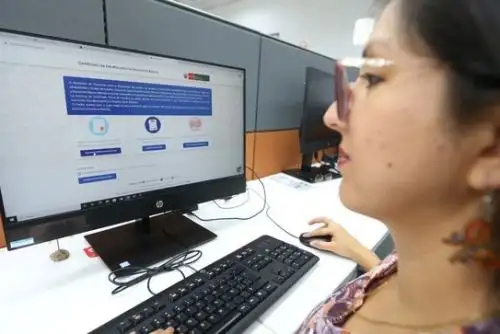 ¡Cuidado! Si vas a solicitar certificado de estudios no te dejes engañar por tramitadores. Foto: ANDINA/Difusión.