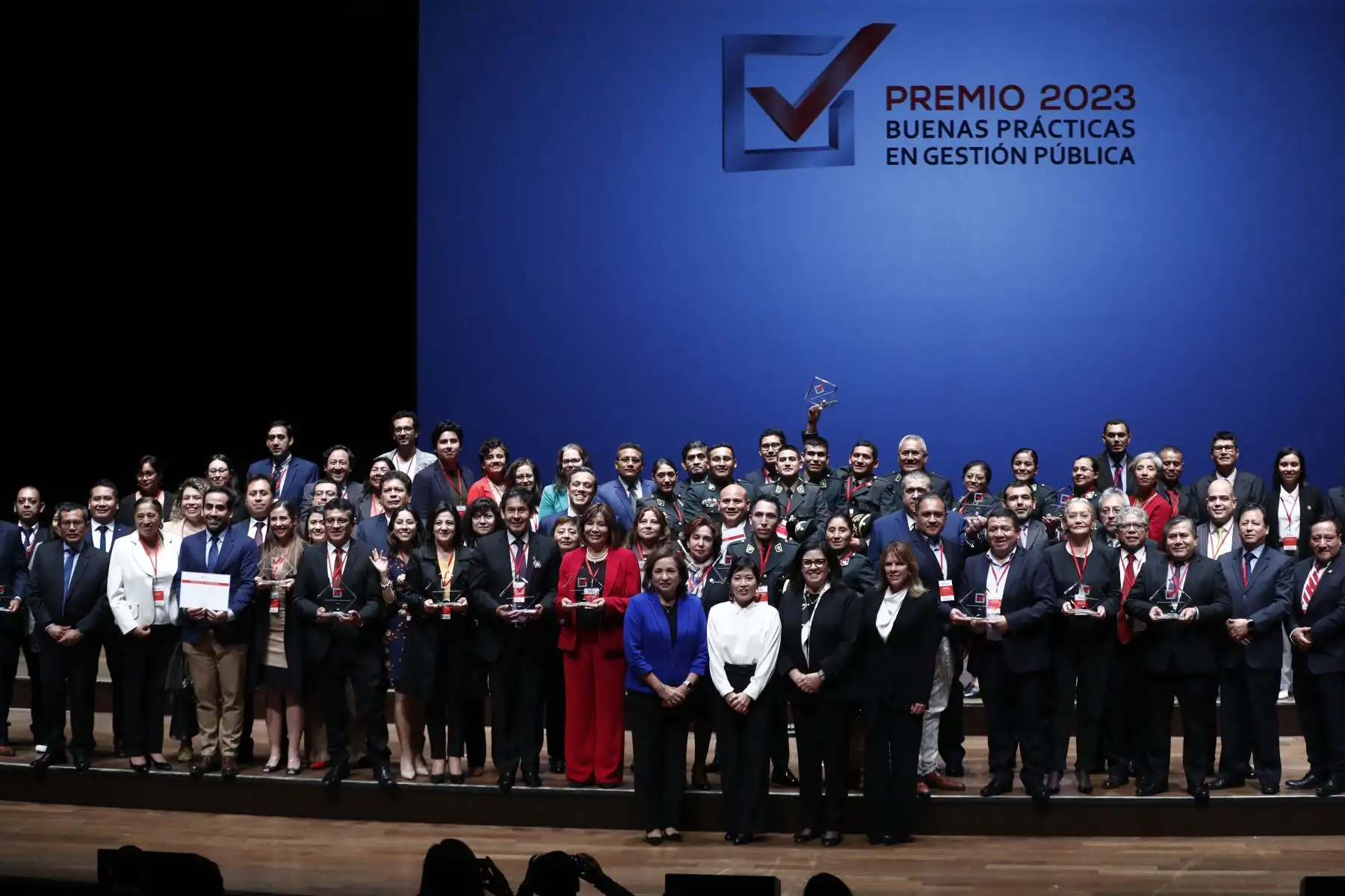 Diversas instituciones estatales fueron premiadas por sus buenas prácticas públicas 2023. ANDINA/Daniel Bracamonte