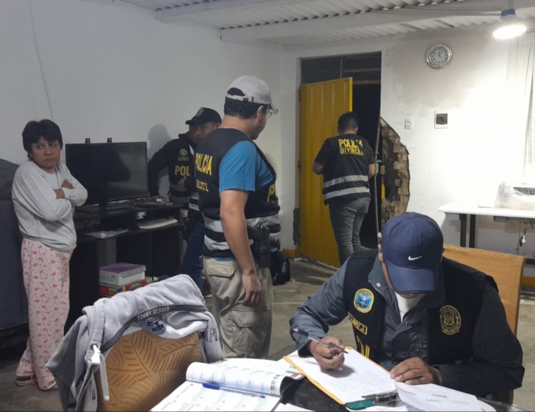 Policía Nacional detiene en Trujillo a siete personas por presuntos vínculos con Sendero Luminoso y de estar implicados en el presunto adoctrinamiento subversivo. ANDINA/Difusión