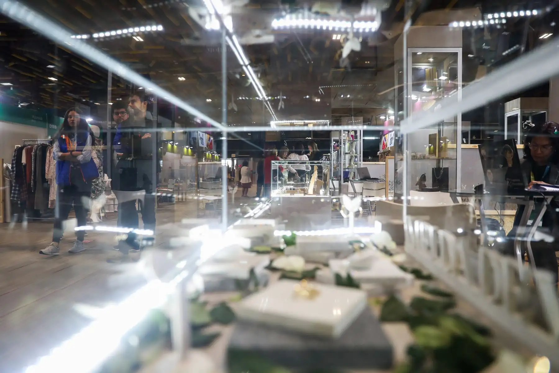 El Perú Moda Deco, organizado por la Comisión de Promoción del Perú para la Exportación y el Turismo (Promperú), se inauguró hoy con la participación de 200 expositoras peruanas, que mostrarán al mundo lo mejor de nuestra producción en el sector textil-confecciones y artículos de decoración. 
Foto: ANDINA/Ricardo Cuba