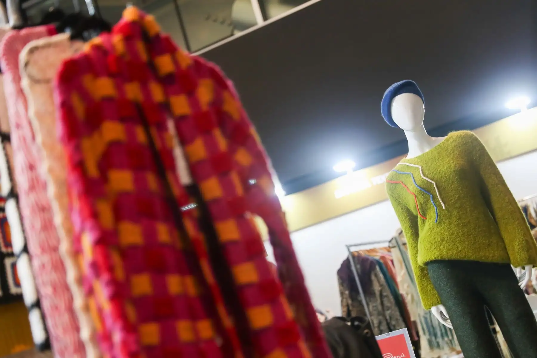 El Perú Moda Deco, organizado por la Comisión de Promoción del Perú para la Exportación y el Turismo (Promperú), se inauguró hoy con la participación de 200 expositoras peruanas, que mostrarán al mundo lo mejor de nuestra producción en el sector textil-confecciones y artículos de decoración. 
Foto: ANDINA/Ricardo Cuba