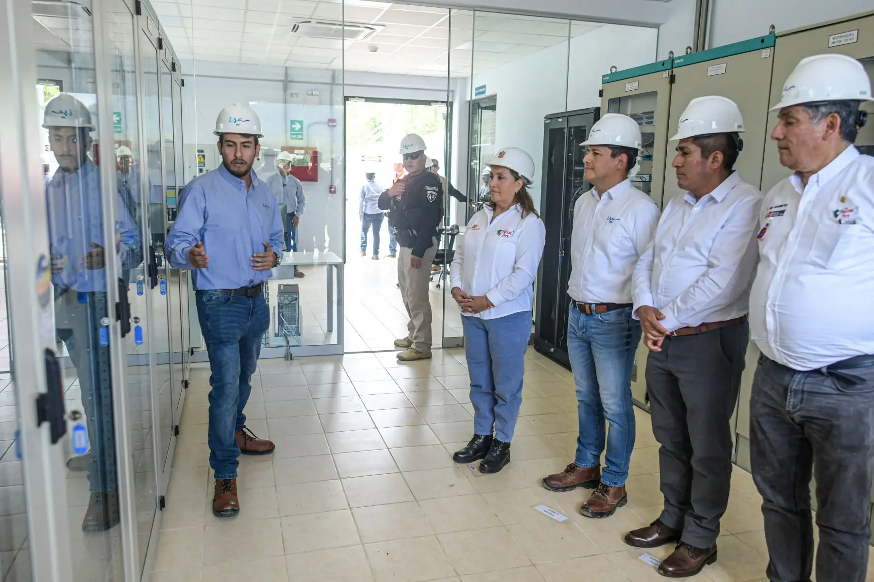 La presidenta Dina Boluarte participó en la inauguración del proyecto de transmisión eléctrica “Enlace 500kV Mantaro -Nueva Yanango – Carapongo y Subestaciones Asociadas (COYA)". Foto: ANDINA/ Prensa Presidencia